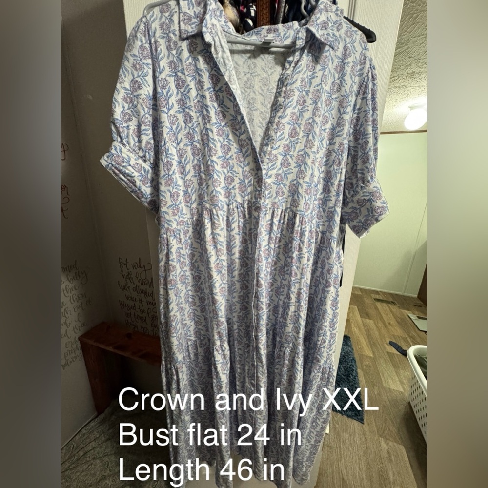 Crown and Ivy Midi Elbow Sleeve Dress